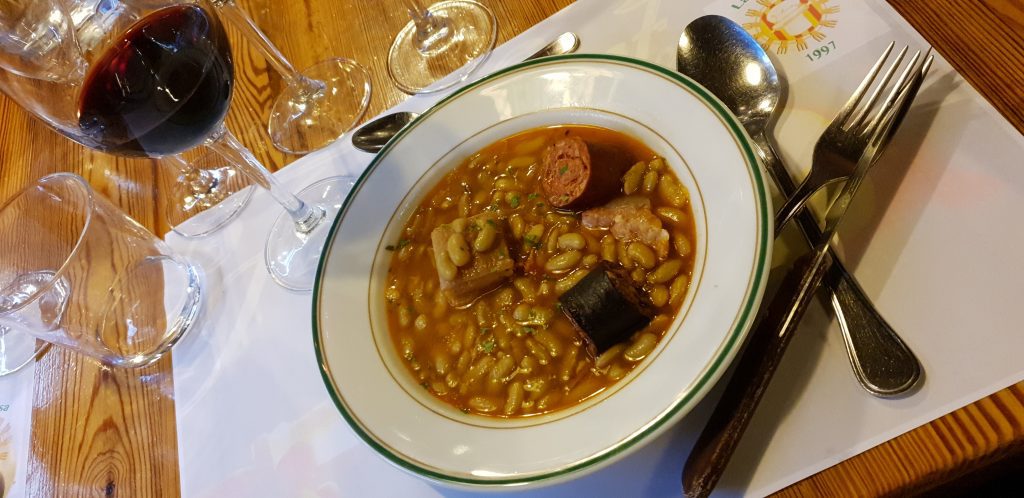 Fabada-Asturiana-de-judía-Verdina-1024x498 Maridaje, sinergia y experiencia en el Restaurante La Llosa