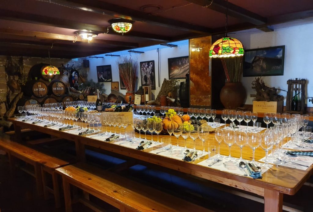 Salón-de-La-Bodeguita-EL-XOCO-1024x694 Maridaje, sinergia y experiencia en el Restaurante La Llosa